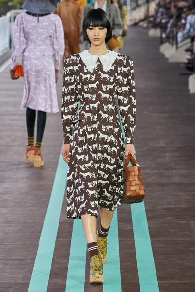 Look 12